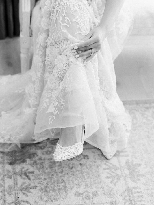 What Does It Mean to Buy an Off-the-Rack Wedding Dress?