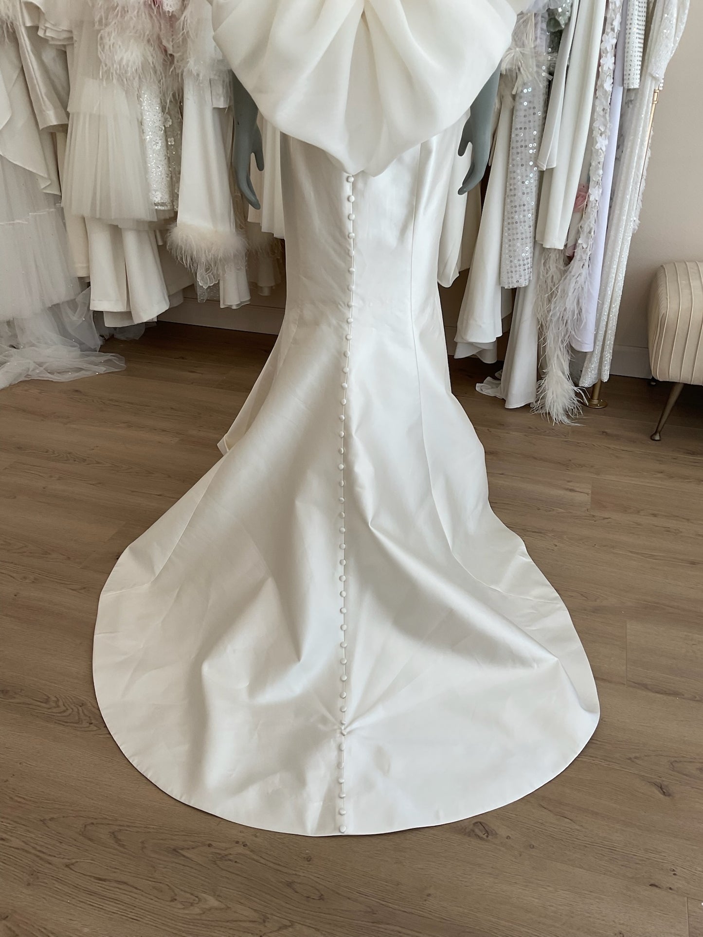 Legends by Romona Keveza L2372 w/ bow and belt (12)