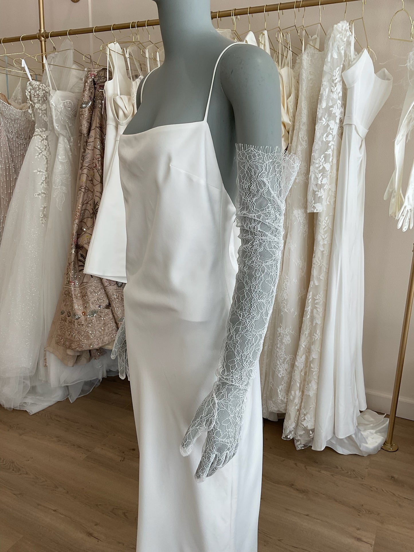 Sarah Seven - Lace Gloves