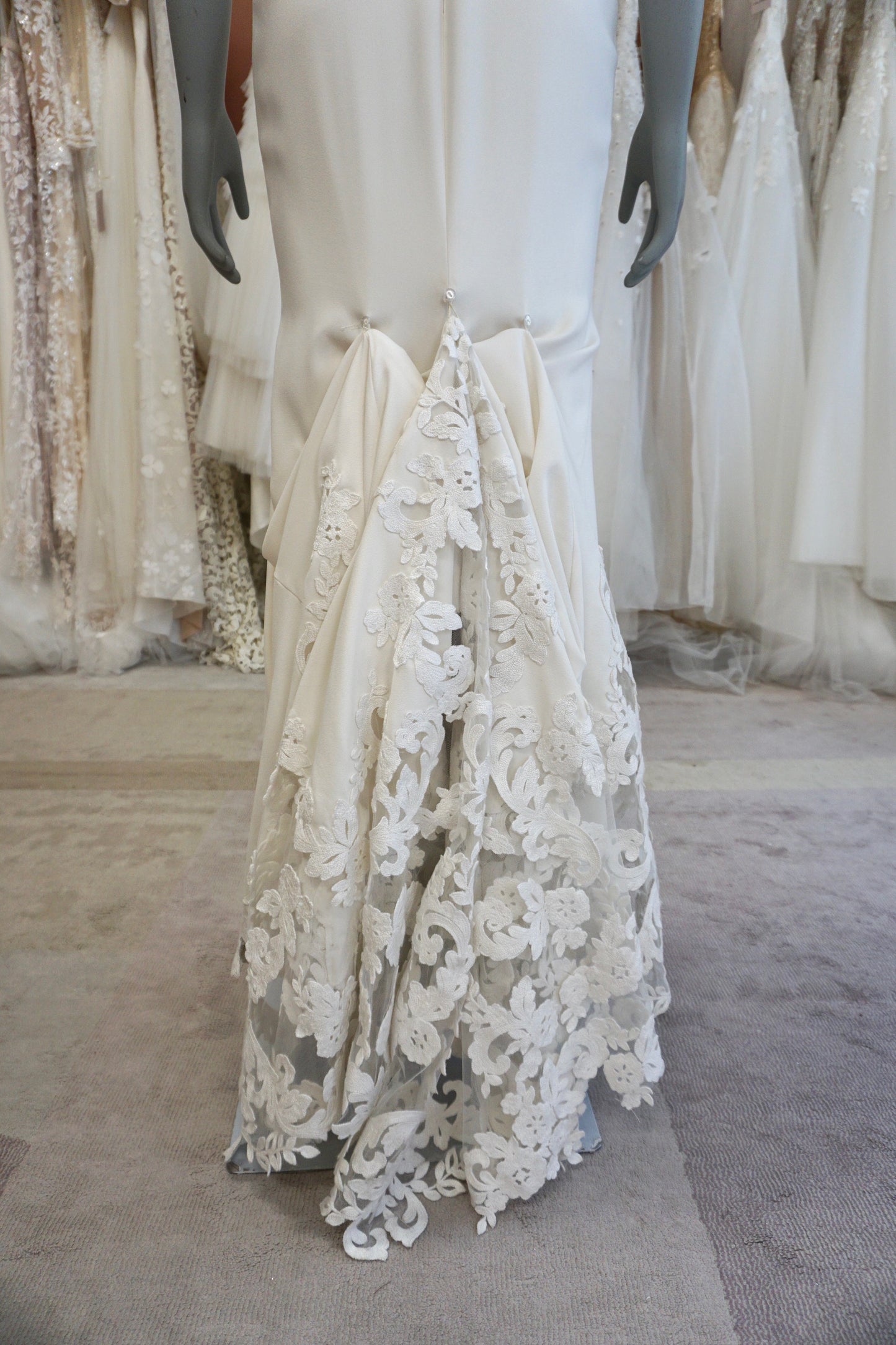 Badgley Mischka - Blake