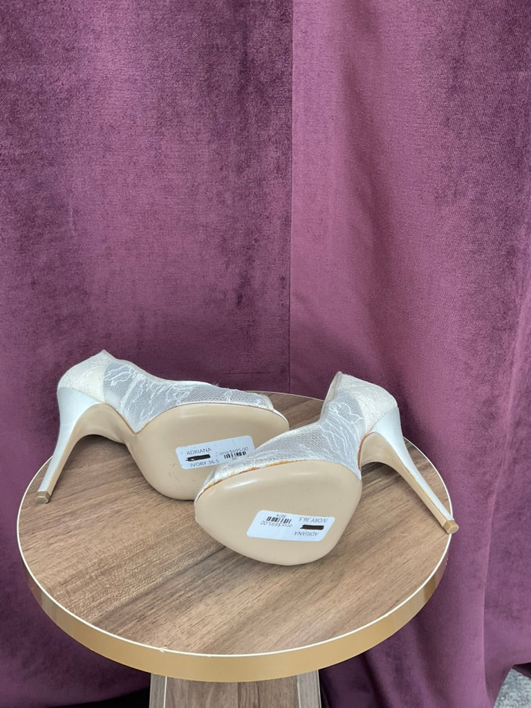 Monique Lhuillier - Adriana Heels