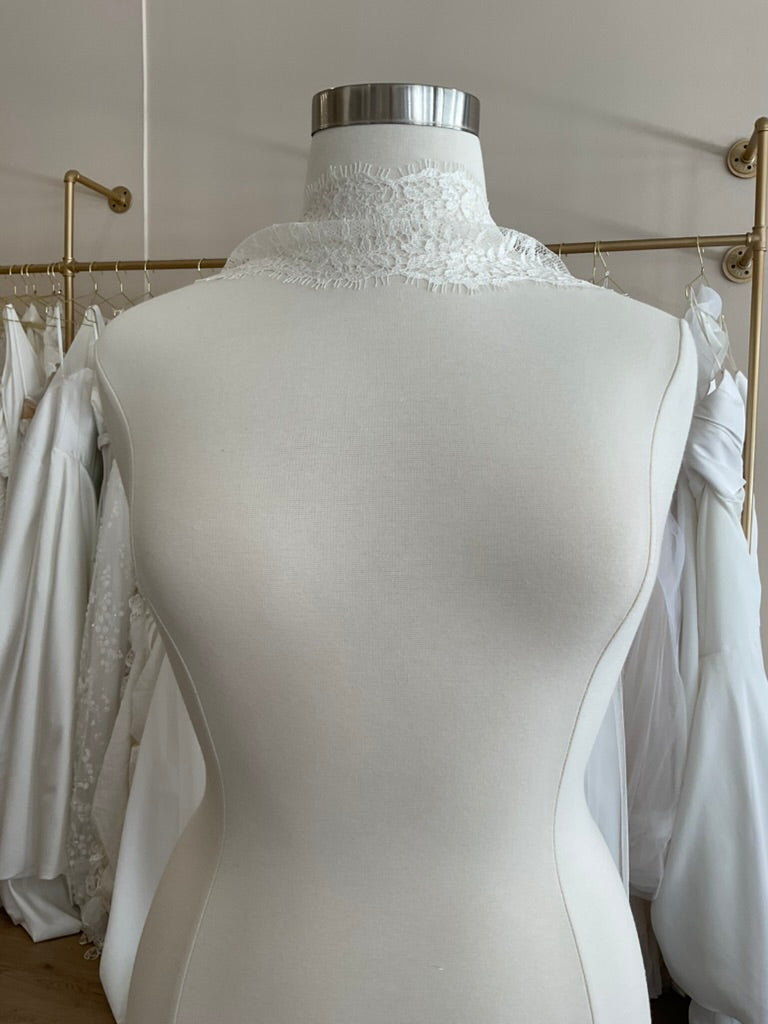Cocoe Voci - Darquer French Lace Scarf