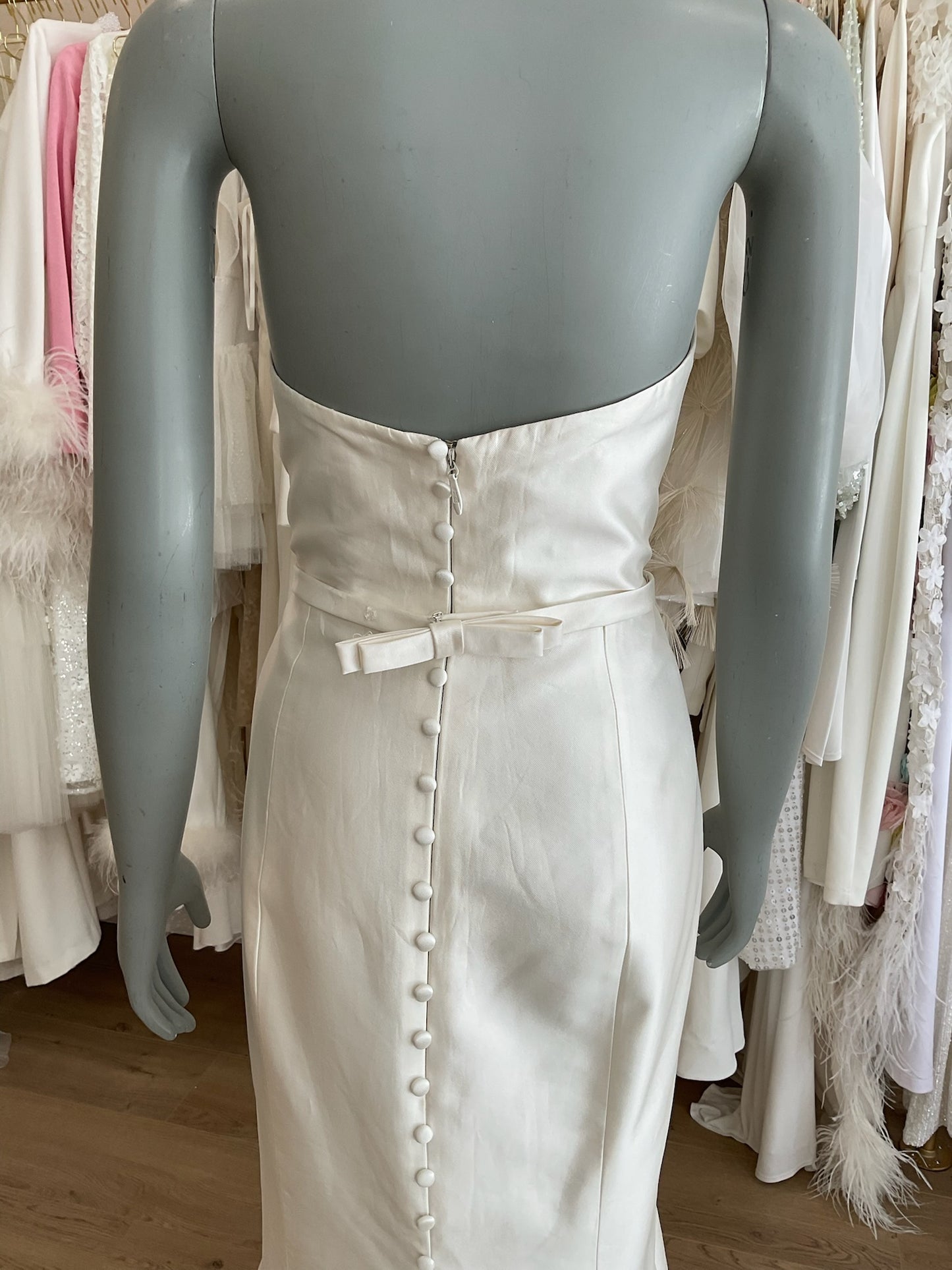 Legends by Romona Keveza L2372 w/ bow and belt (12)