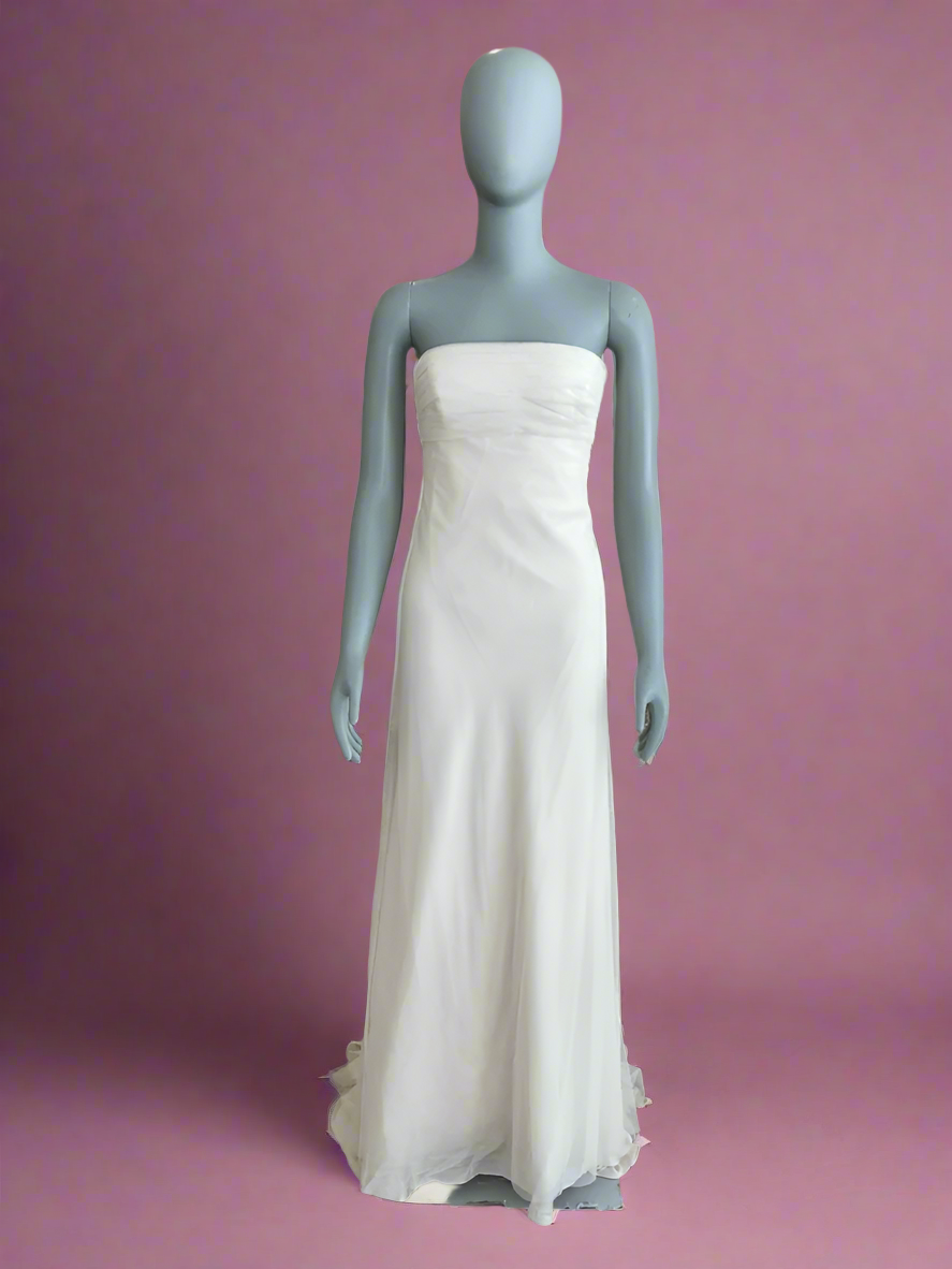 Vintage Vera Wang Tulle Empire Waist Column Gown l Preowned Wedding Dress l Los Angeles Vintage Vera Wang Tulle Empire Waist Column Gown l Preowned Wedding Dress l Los Angeles