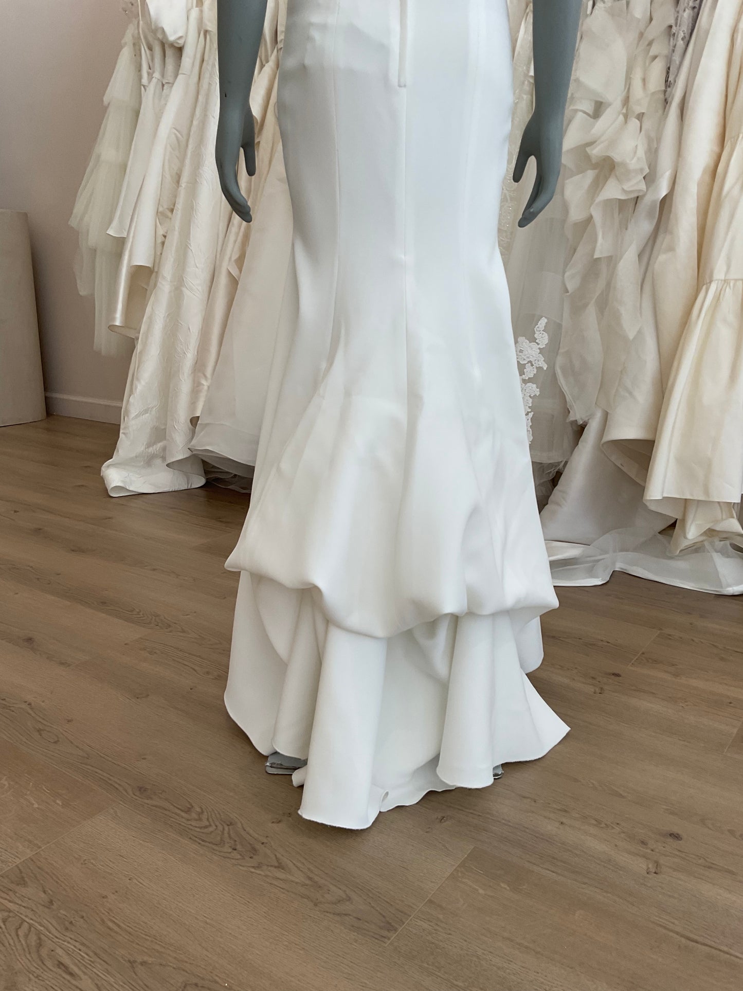 Alex Perry - Elyse (4)