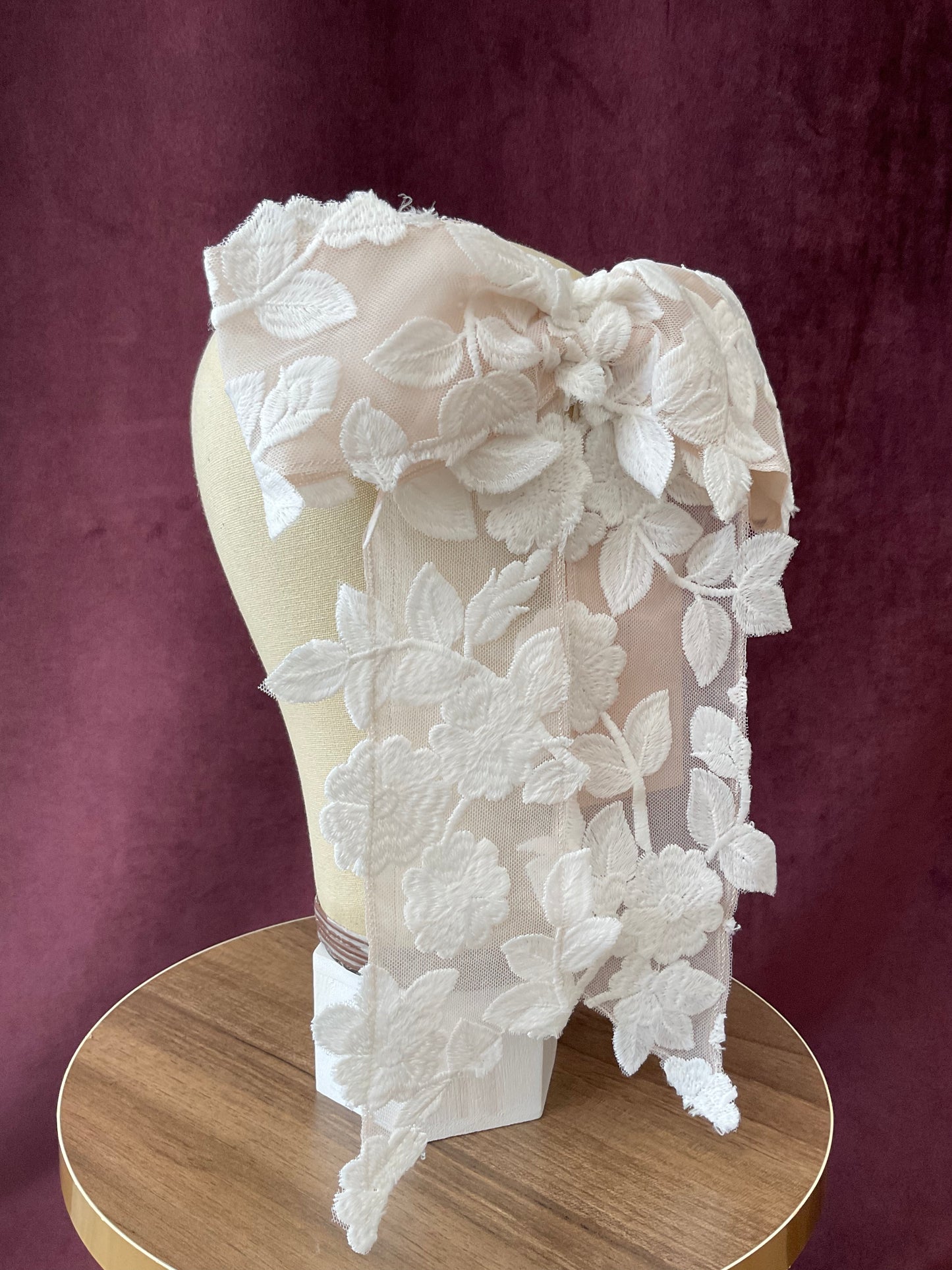 Mira Zwillinger - Jilly Bow