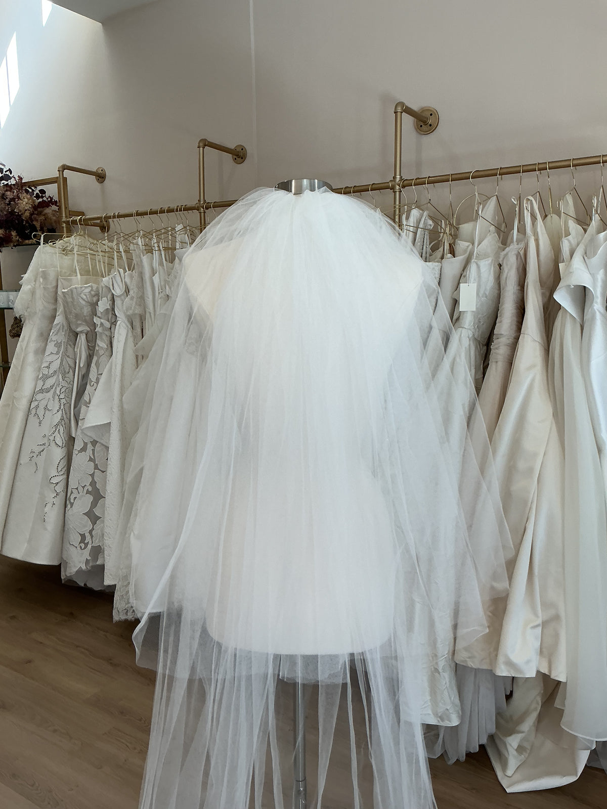 White Fangle - Double Layer Voluminous Raw Edge Cathedral (Chapel)