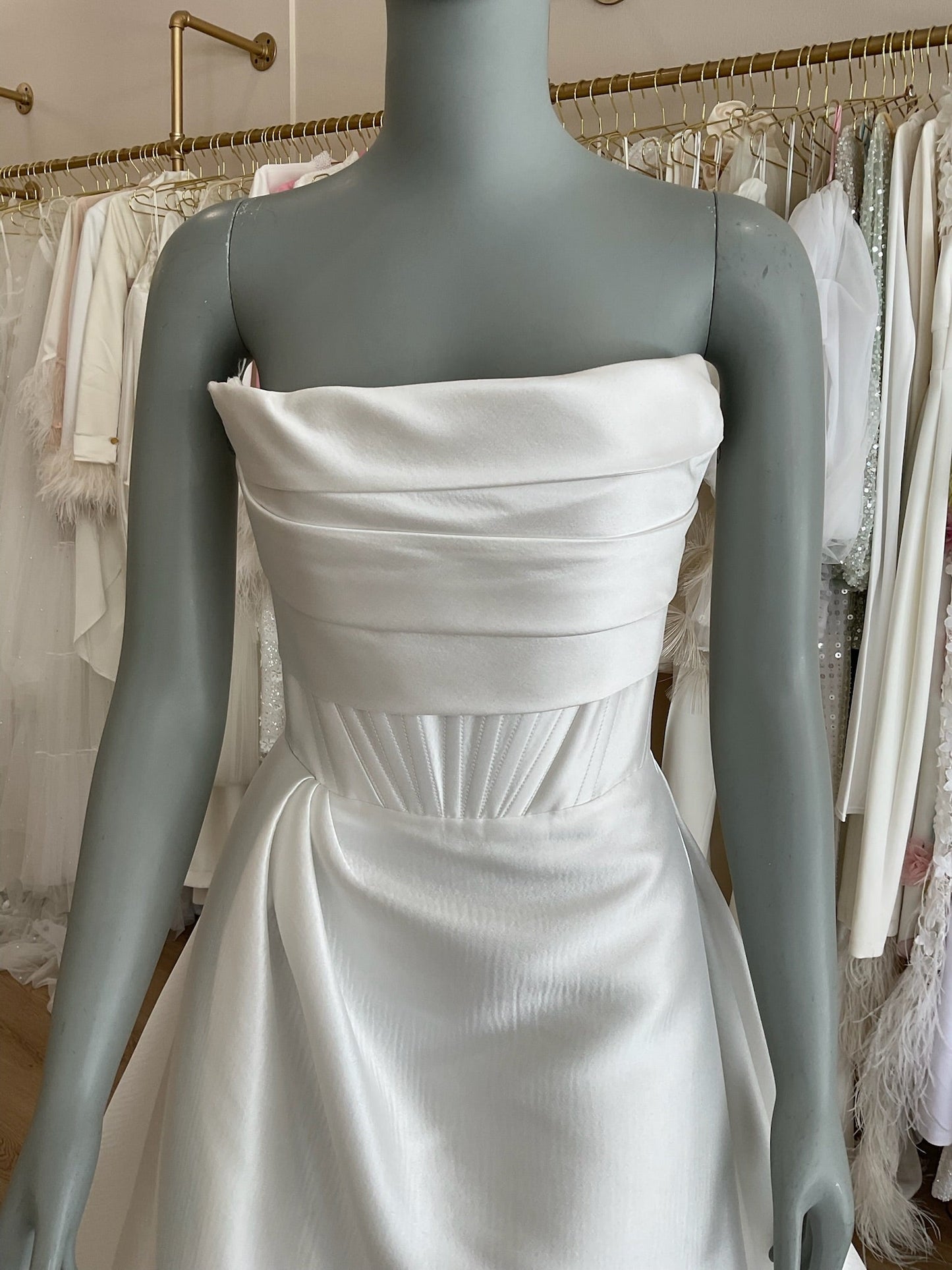 Alex Perry - Audrey (4)Wedding Dresses4