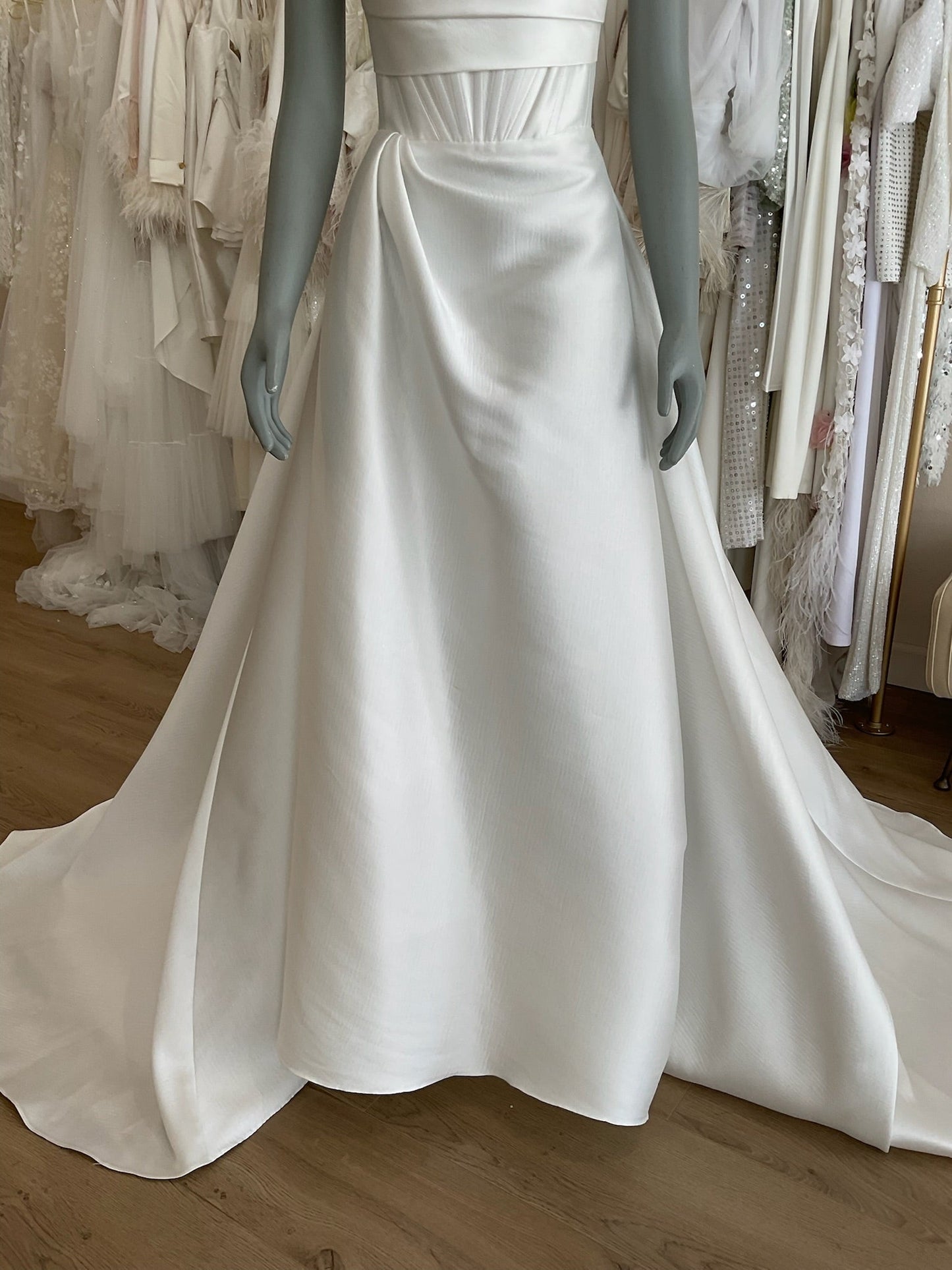 Alex Perry - Audrey (4)Wedding Dresses4