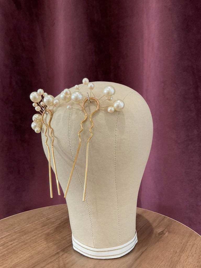 Cocoe Voci - Set of Two Atomic Ivory Pearl and Gold HairpinsHair Pieces