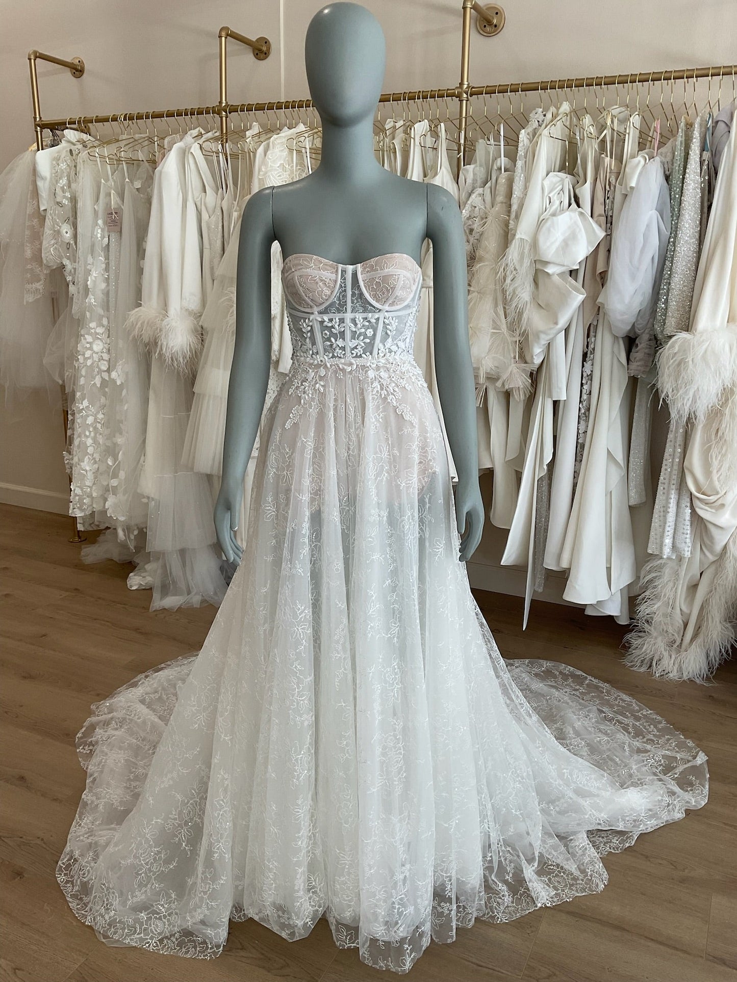 Liz Martinez - Aria (2)Wedding Dresses2