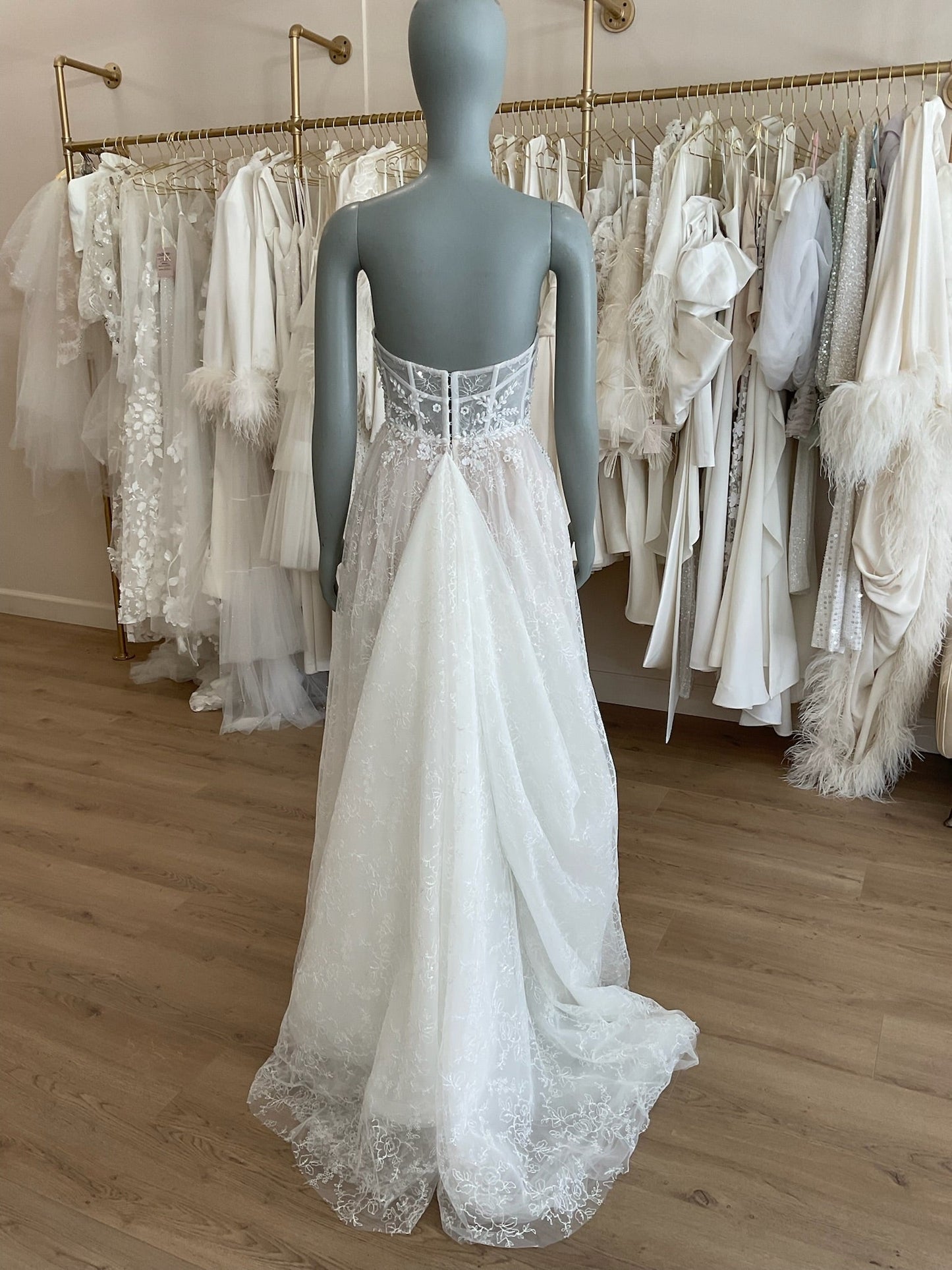 Liz Martinez - Aria (2)Wedding Dresses2