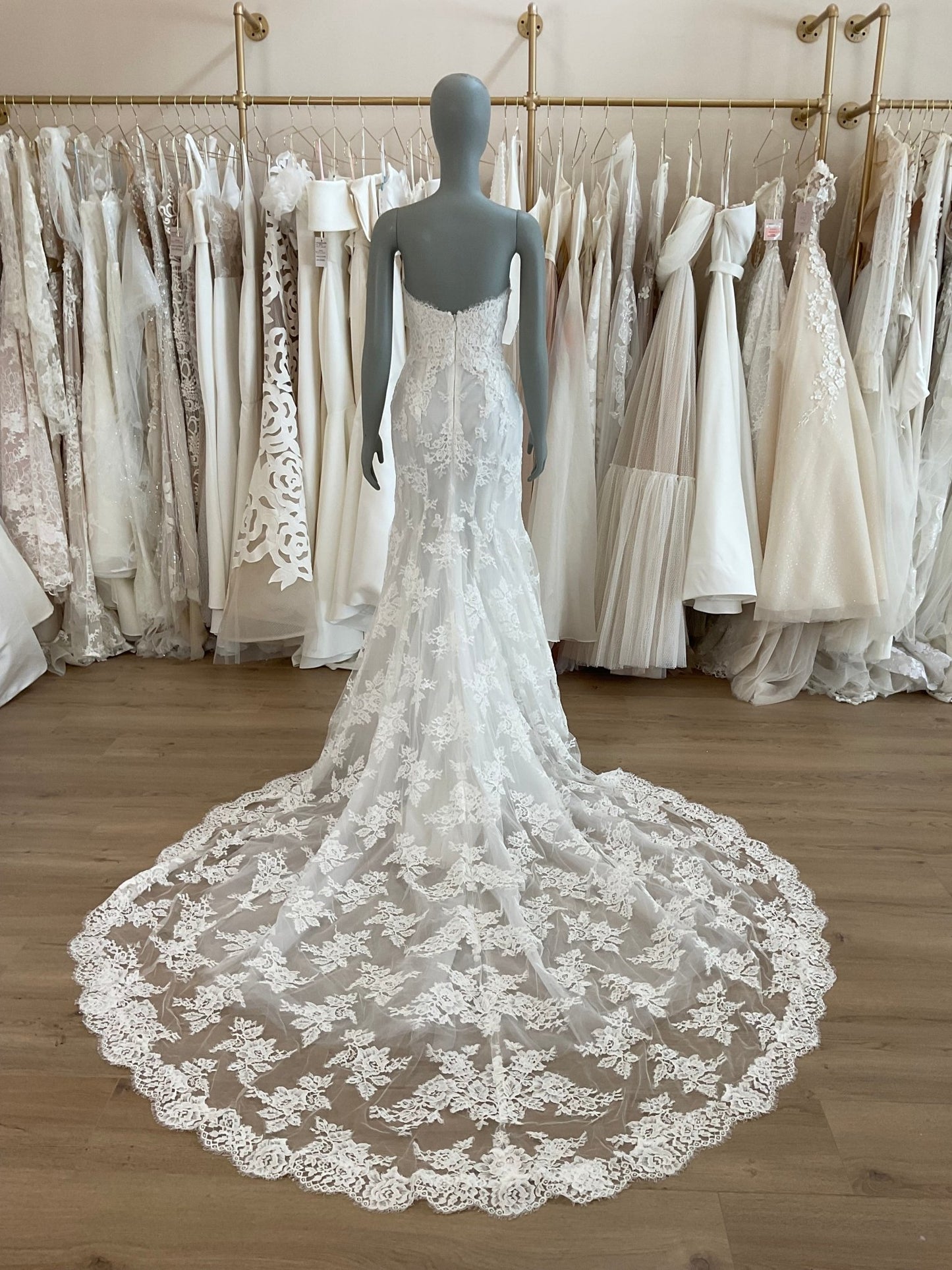 Monique Lhuillier - Dawson (10)Wedding DressesUsed