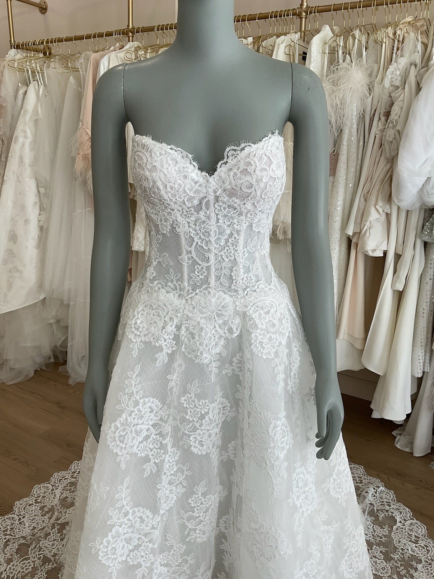 Monique Lhuillier - Fleur di Lis (2) w/veilWedding Dresses2