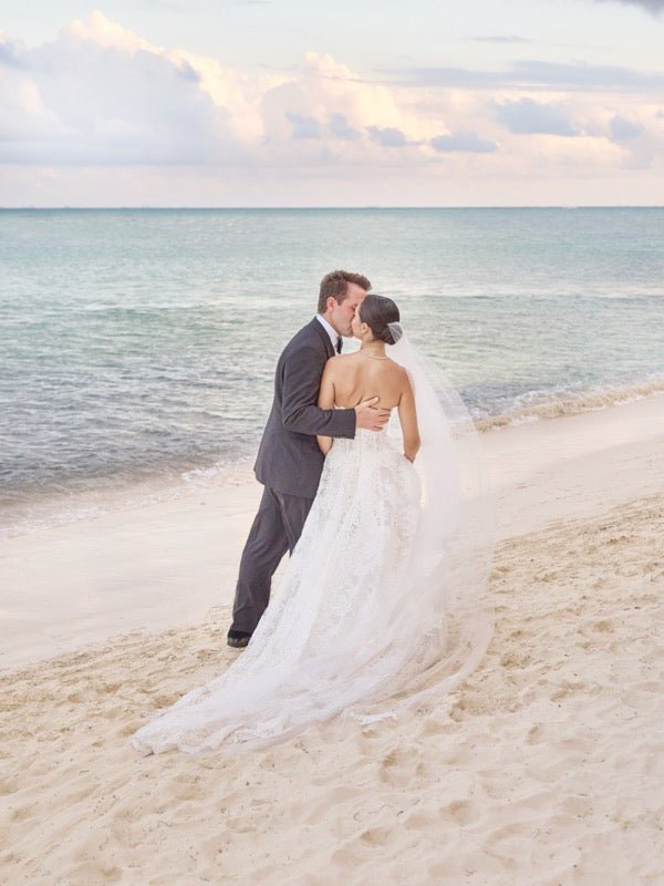 Monique Lhuillier - Fleur di Lis (2) w/veilWedding Dresses2