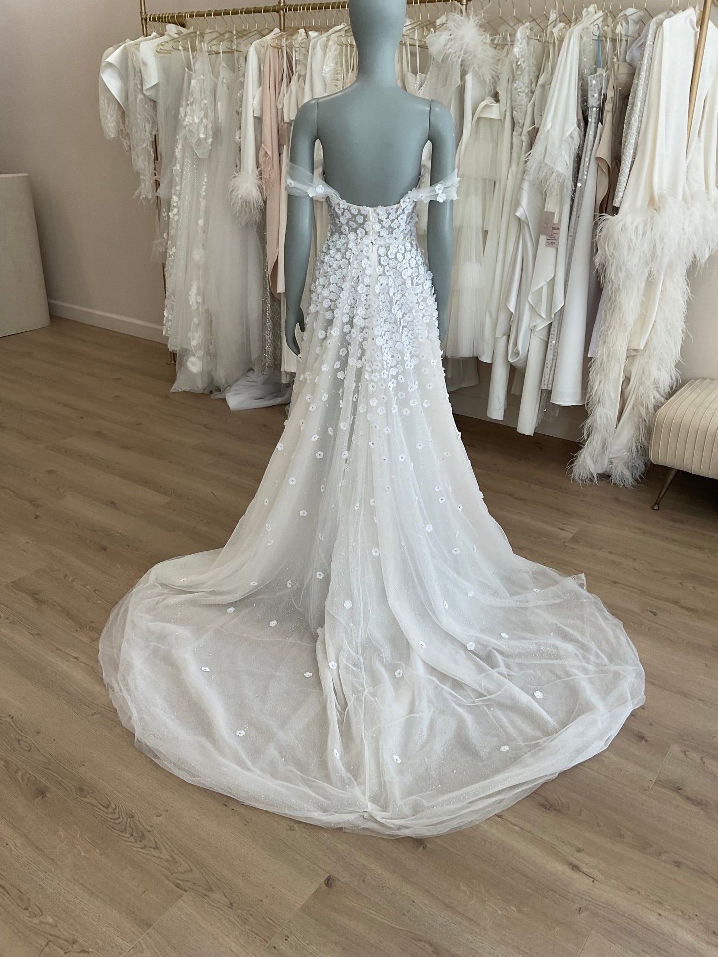 Netta Benshabu - Florence (0)Wedding Dresses0