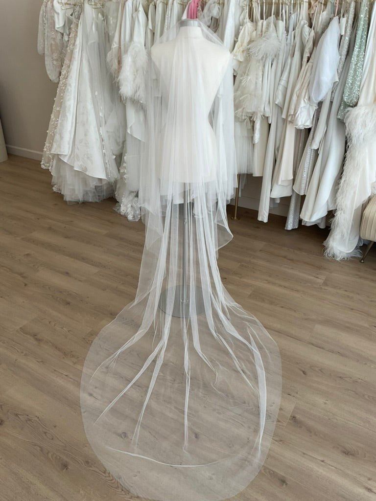 Sarah Seven - Spanish tulle, chapel length w/ blusherBridal VeilsIvory