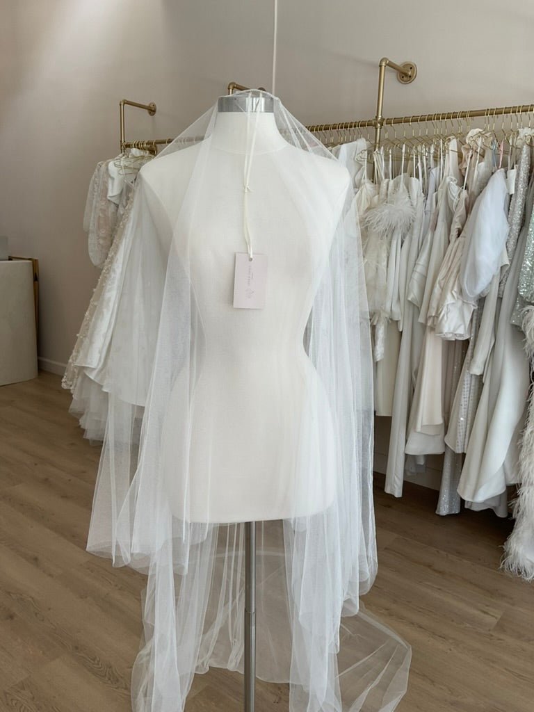 Sarah Seven - Spanish tulle, chapel length w/ blusherBridal VeilsIvory