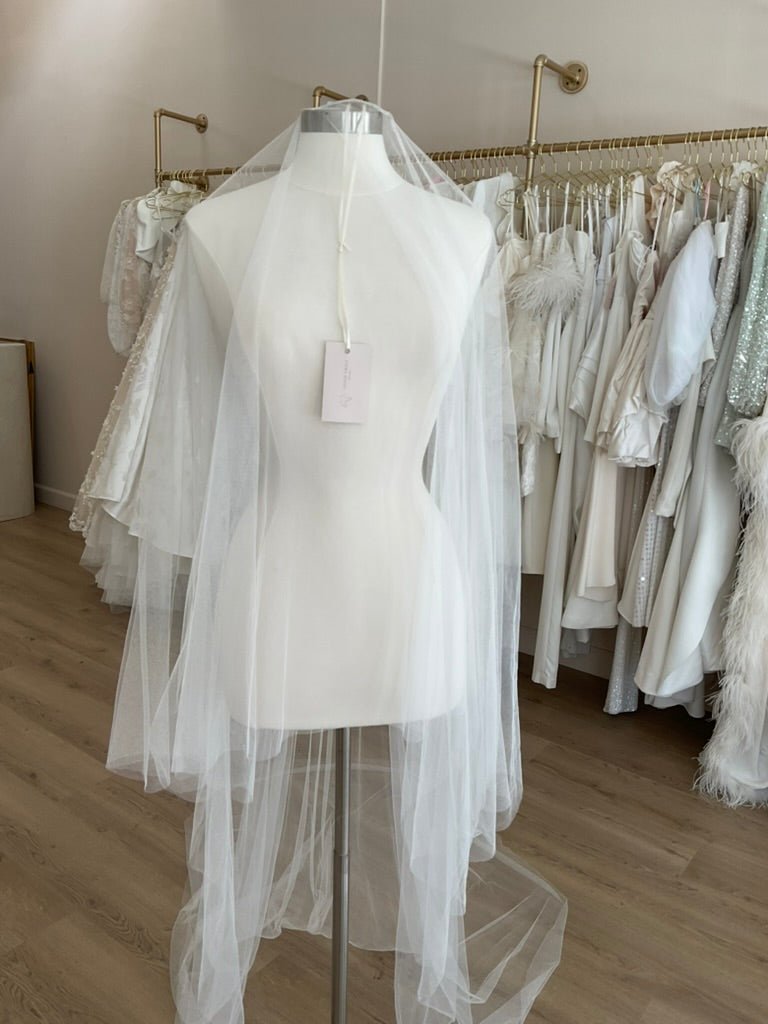 Sarah Seven - Spanish tulle, chapel length w/ blusherBridal VeilsIvory