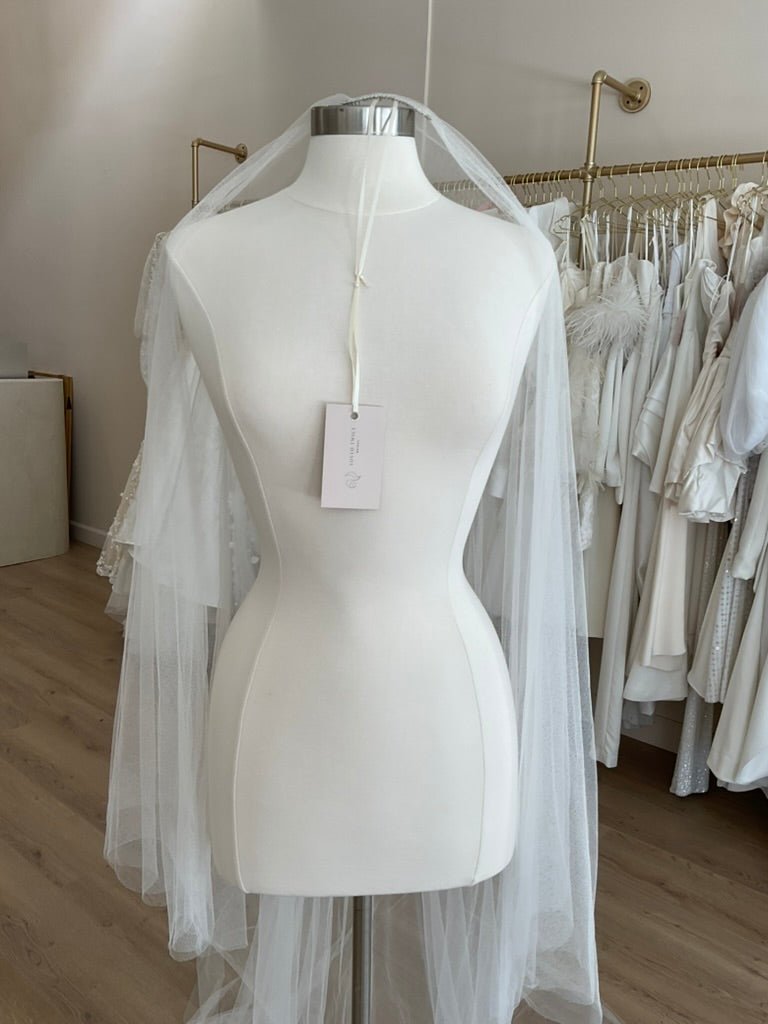 Sarah Seven - Spanish tulle, chapel length w/ blusherBridal VeilsIvory