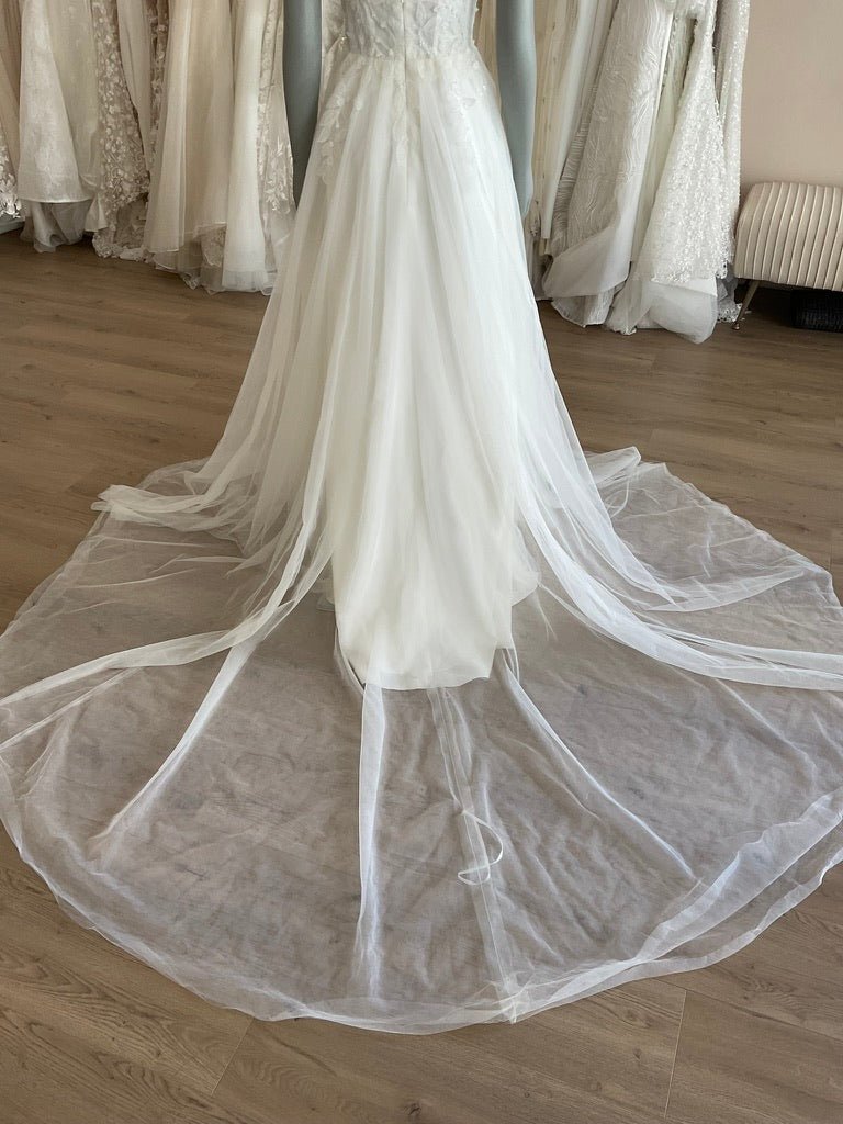 Tara Lauren - Ambrosia (10)Wedding DressesUsed