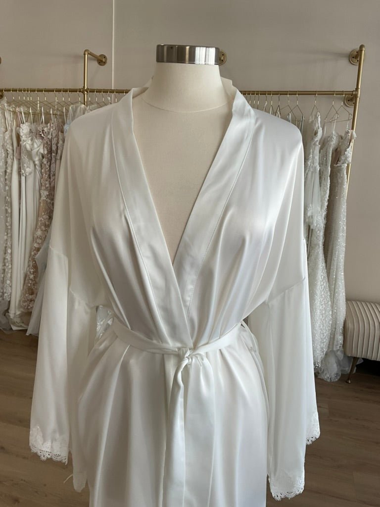 Untamed Petals - Alexa Robe (L)Bridal AccessoriesL