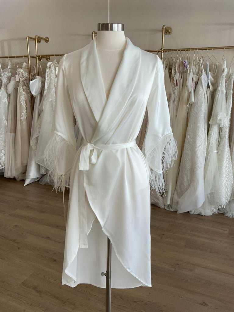 Untamed Petals - Ellis Feather Robe (Large, Ivory)Bridal AccessoriesIvory