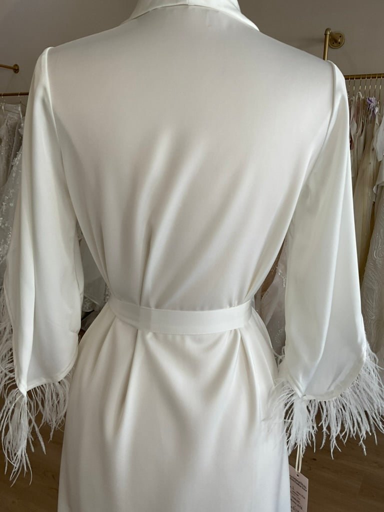 Untamed Petals - Ellis Feather Robe (Large, Ivory)Bridal AccessoriesIvory