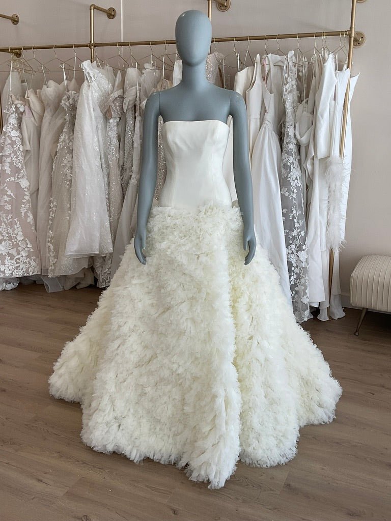 Vera Wang - Eleanor (6)Wedding Dresses6