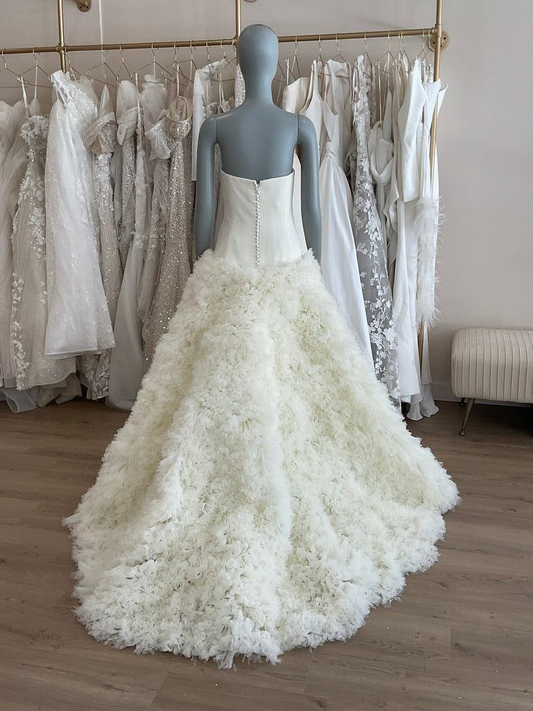 Vera Wang - Eleanor (6)Wedding Dresses6