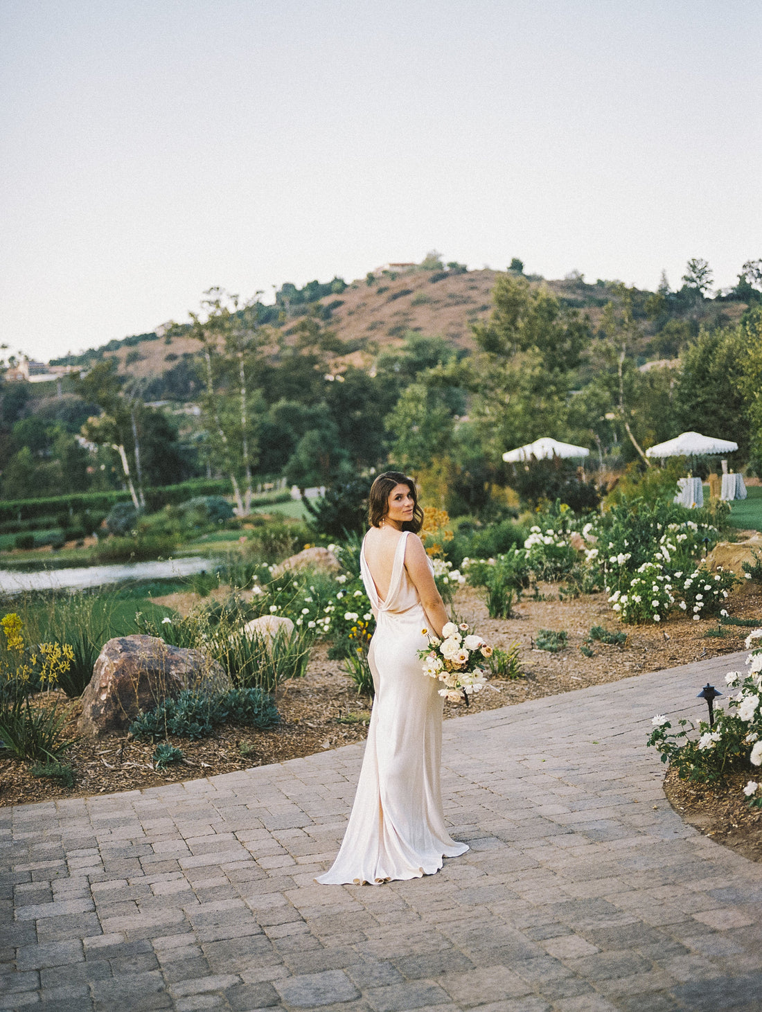 How to Pick the Right Bridal Boutiques to Shop At