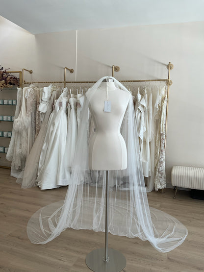Estee Couture - Raw Edge Veil (Cathedral)