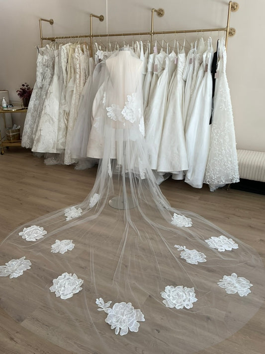 Monique Lhuillier - Daphne Veil (Cathedral)