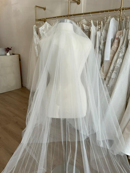 Monique Lhuillier - Cotton Lace Veil (Chapel)