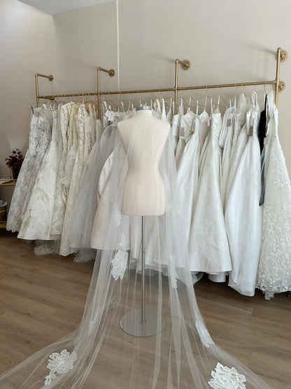 Monique Lhuillier - Daphne Veil (Cathedral)