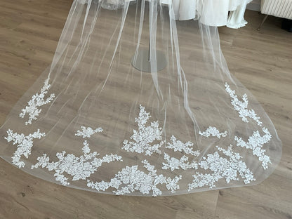 Amsale - R392 Veil