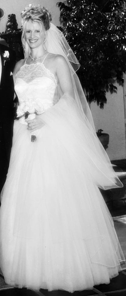 Vera Wang - Vintage Lace Ballgown (8)