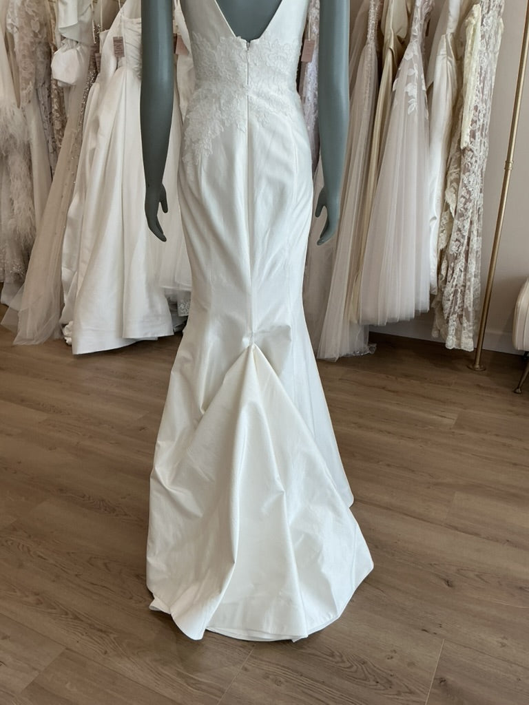 Legends by Romona Keveza - 9130