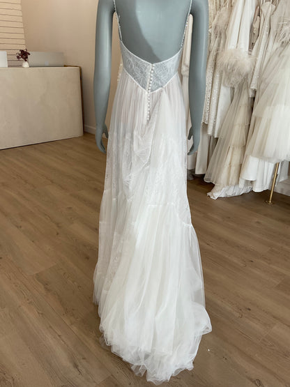 Flora Bridal - Scarlett w/veil (2)
