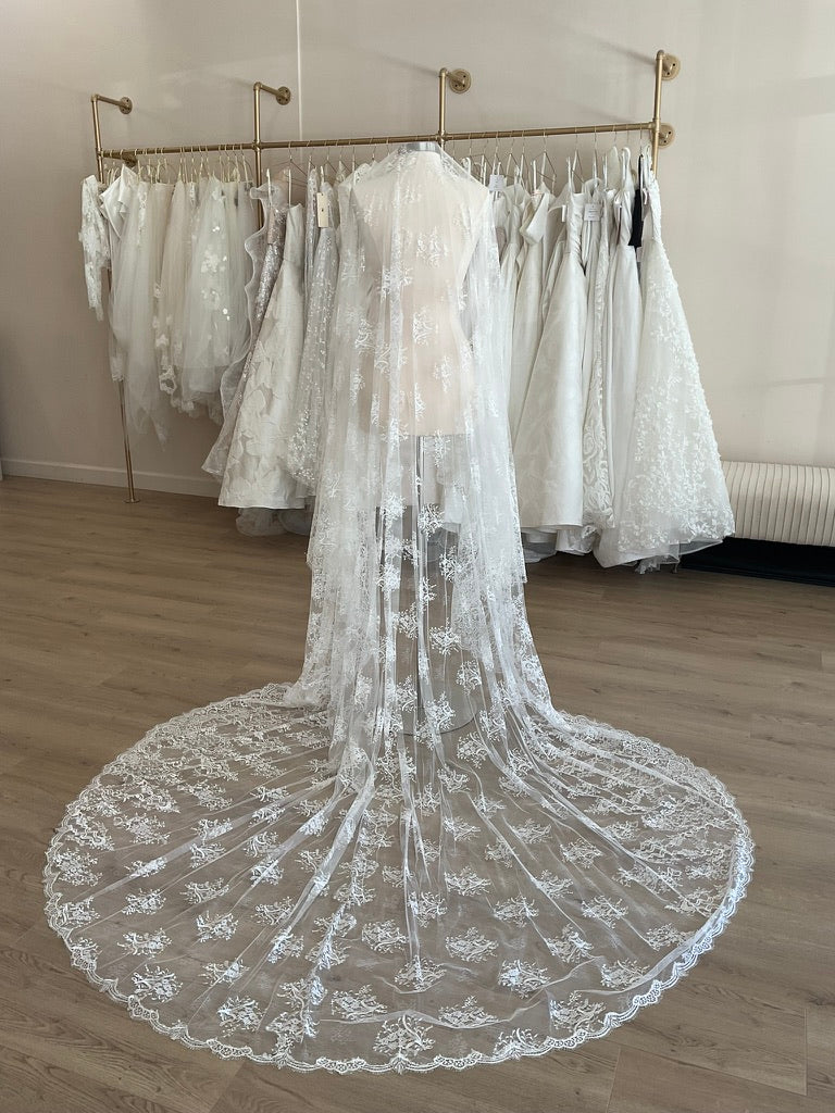 Monique Lhuillier - Dream Veil (Cathedral)