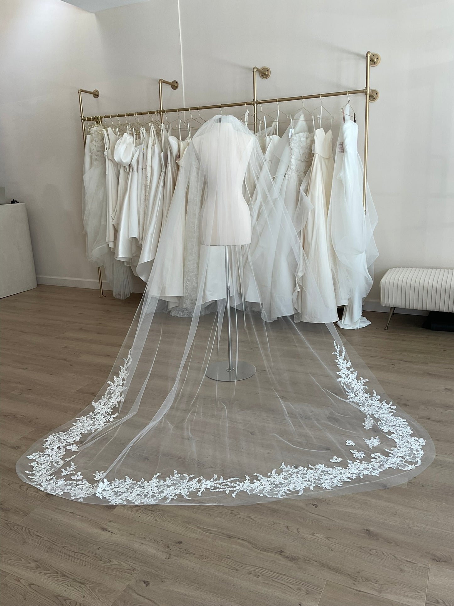 Amsale - R370 Veil