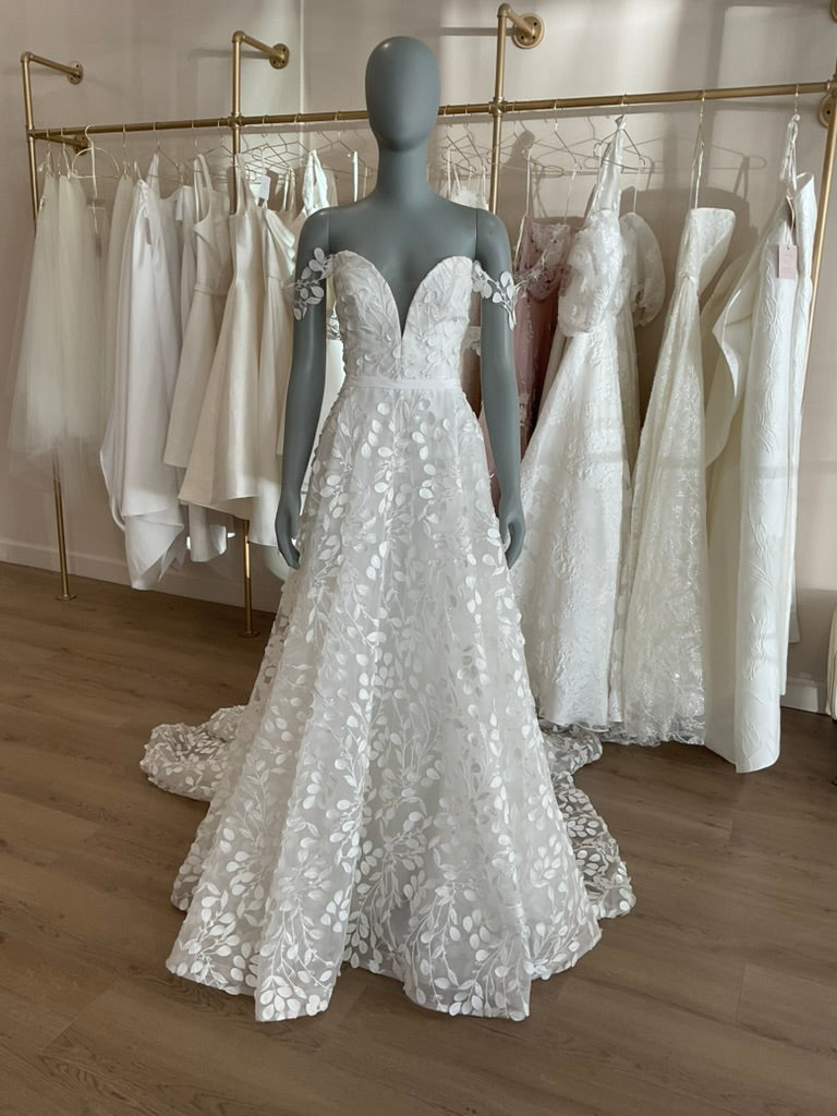 House of Savin Hollie l Sample Wedding Dress l Los Angeles