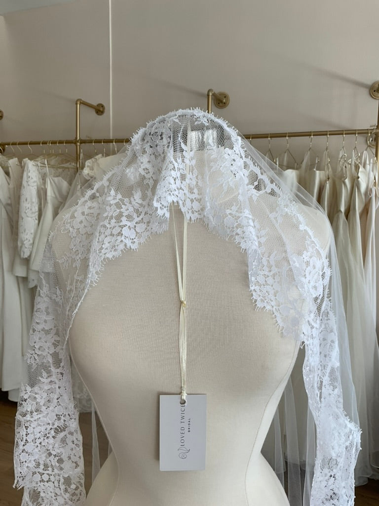 Cocoe Voci - French Lace Mantilla Veil
