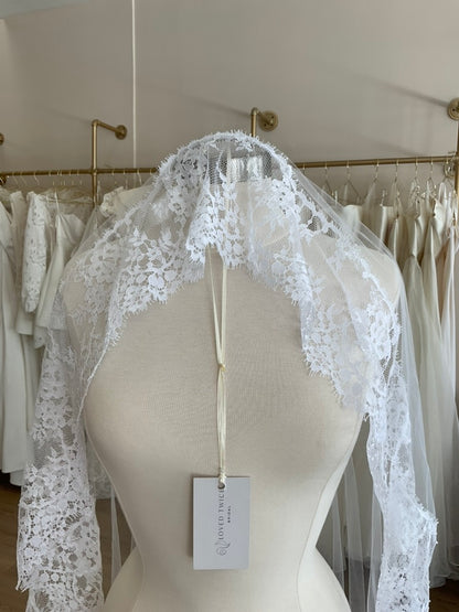 Cocoe Voci - French Lace Mantilla Veil