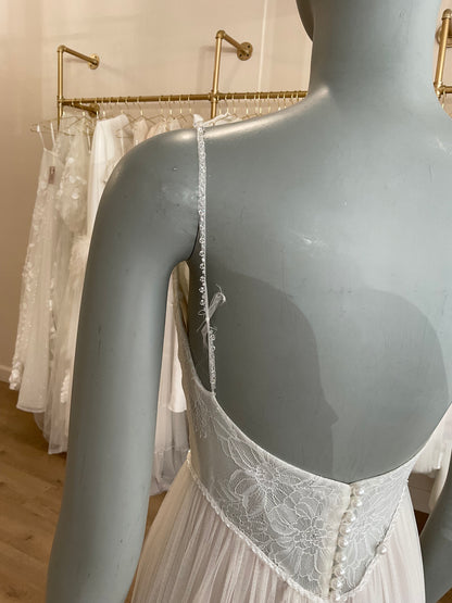 Flora Bridal - Scarlett w/veil (2)