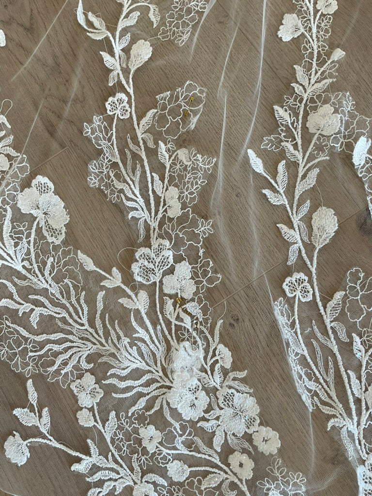Monique Lhuillier - Etoile Veil (Cathedral)