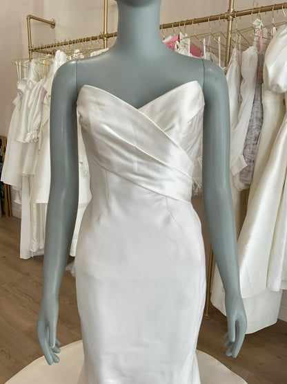 Anna Maier  - Asymetrical Satin Bow Mermaid (8)