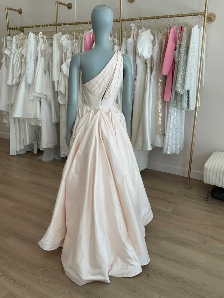 Legends by Romona Keveza - L6108(4)