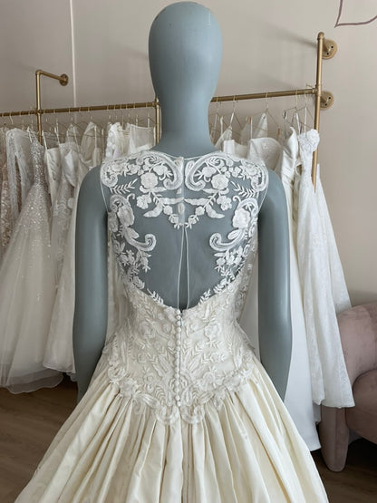 Oscar De La Renta - Campbell w/ Veil(4)