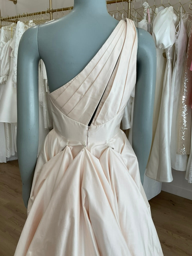 Legends by Romona Keveza - L6108(4)